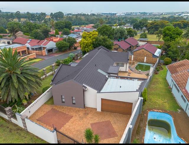 4 BEDROOM HOUSE FOR SALE IN ELANDSPARK